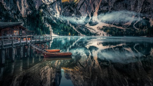 braies_lake_panoramic_viewin_dolomites_mountains_italy_5k-5120x2880.jpg