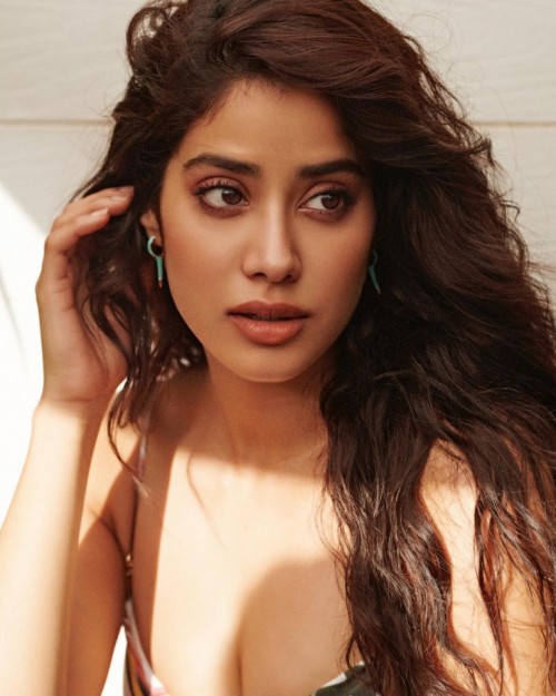 janhvikapoor_296929510_780837066671172_7634090323198530941_n.jpg