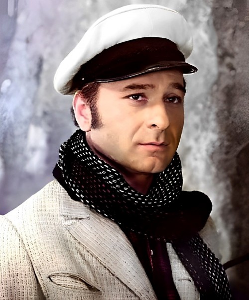 Актёр Арчил Гомиашвили в роли Остапа Бендера.